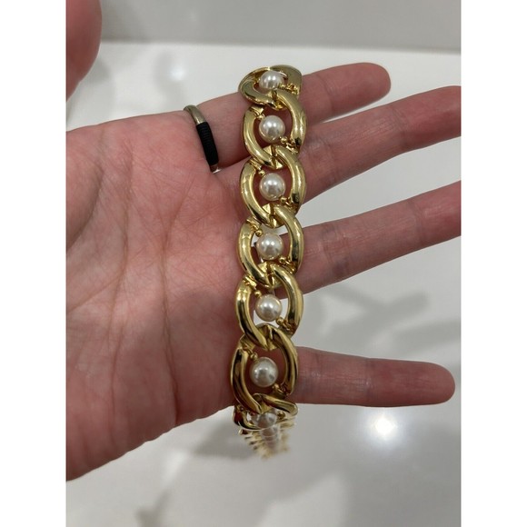 VINTAGE GOLD TONE AND PEARL NECKLACE - Picture 6 of 6